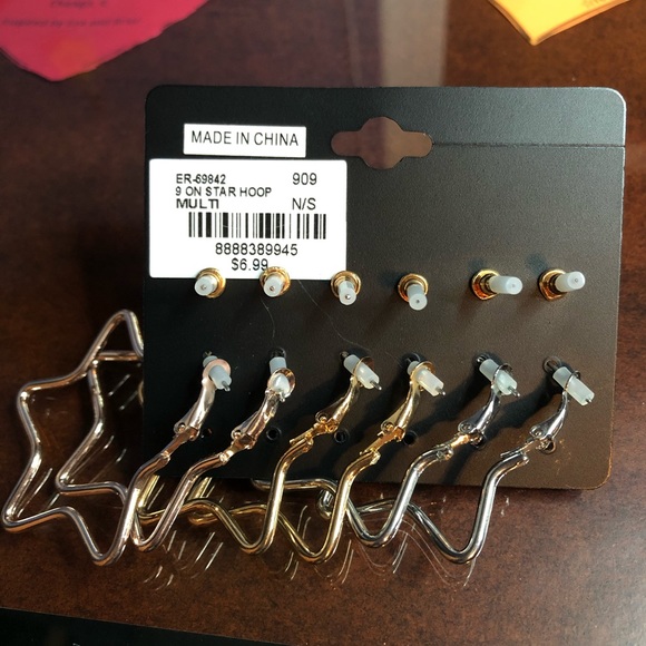 Star Earring Set - Picture 2 of 3